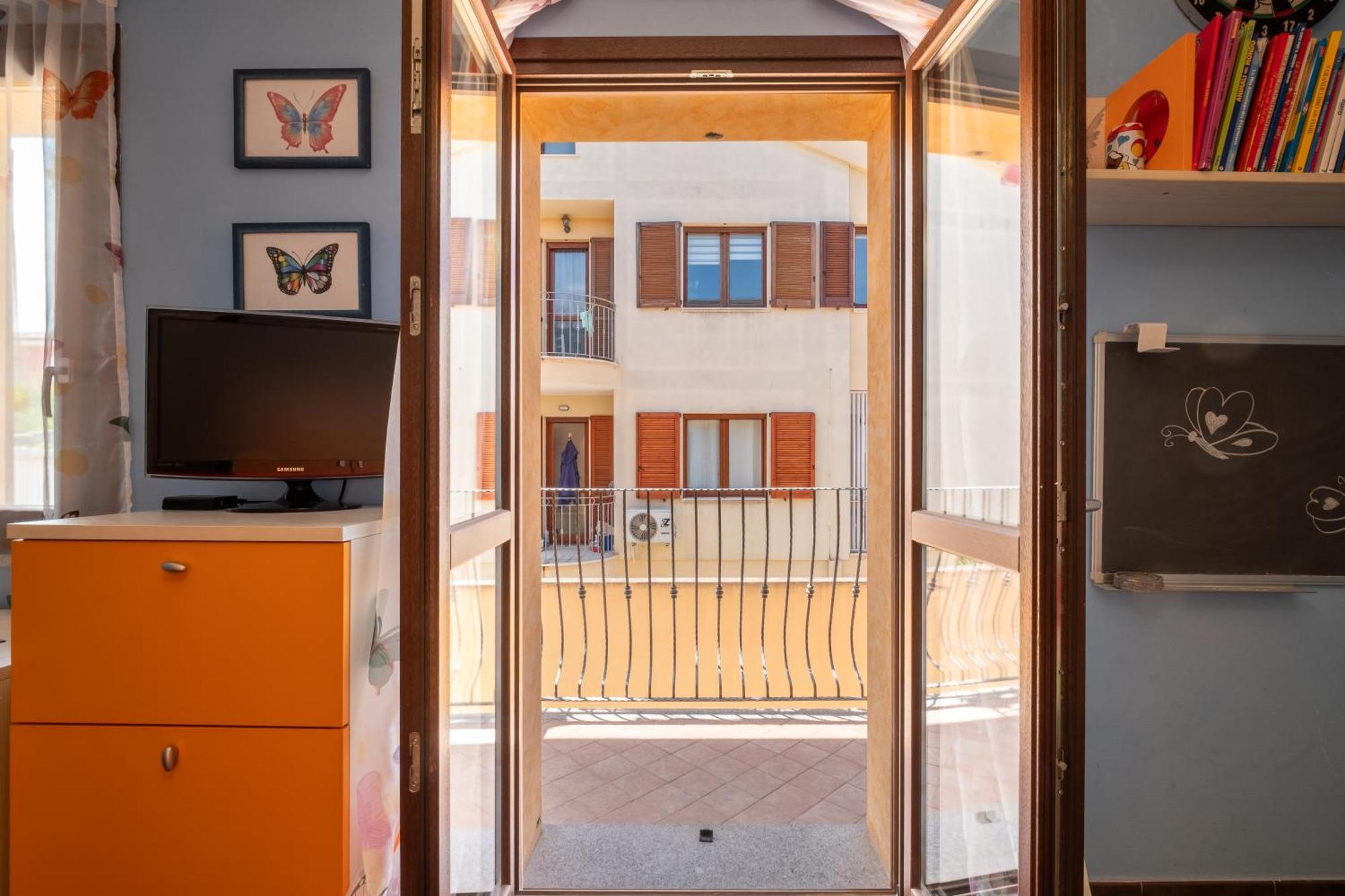 Butterfly Apartment Cagliari - Self Check-In, No Kitchen Ngoại thất bức ảnh